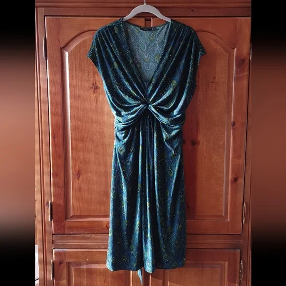 what jewellery goes with green dress Fly With Me – Shop Zuri OU